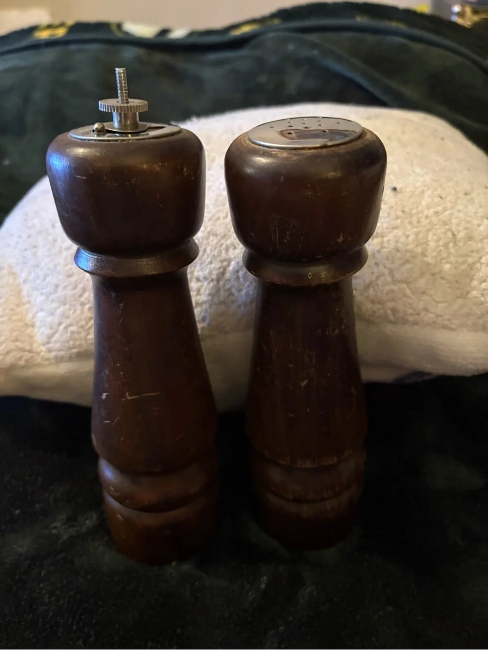 Wooden Salt and Pepper Shaker Mill Set- Brown